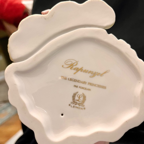 Lenox The Legendary Princesses Rapunzel Tangled Hair Fine Porcelain Demure Gift - Picture 8 of 17